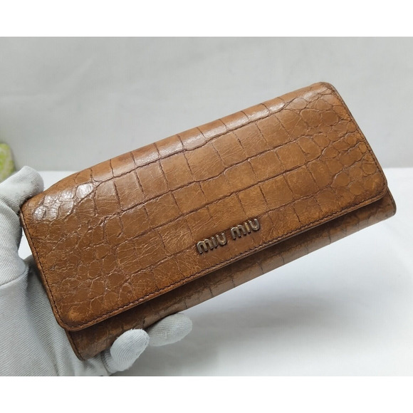 Miu Miu Brown Leather Crocodile Embossed Credit Card Bifold Wallet - Picture 3 of 16